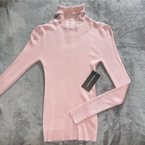 Turtle neck NEW sweater - Picture 1 of 5